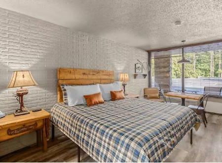 Stonegate Lodge King Bed Wifi Roku Tv Salt Water Pool Room #203 ユリーカ・スプリングス エクステリア 写真